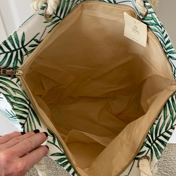 Jumbo Palm Leaf Print Beach Tote - Picture 8 of 8